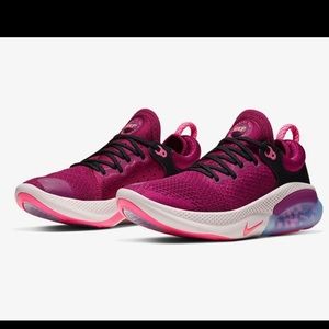 Nike Joyride Run Flyknit